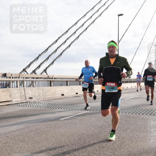 03.10.2024 - Köhlbrandbrückenlauf Matties Gatica Varas http://msf.ph/oto/7179428 03.10.2024 09:24:11 Position 2 1273, 1340, 3734 meine-sportfotos.de