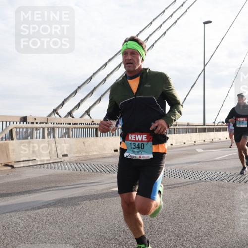 03.10.2024 - Köhlbrandbrückenlauf Matties Gatica Varas http://msf.ph/oto/7179434 03.10.2024 09:24:11 Position 2 1340, 3734 meine-sportfotos.de