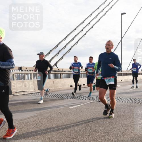 03.10.2024 - Köhlbrandbrückenlauf Matties Gatica Varas http://msf.ph/oto/7179661 03.10.2024 09:24:17 Position 2 000, 1167, 1187, 1615, 1264 meine-sportfotos.de