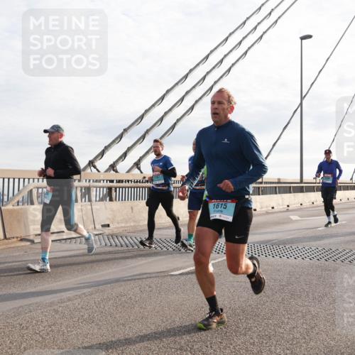 03.10.2024 - Köhlbrandbrückenlauf Matties Gatica Varas http://msf.ph/oto/7179668 03.10.2024 09:24:17 Position 2 2666666666, 1615, 2220, 1774 meine-sportfotos.de