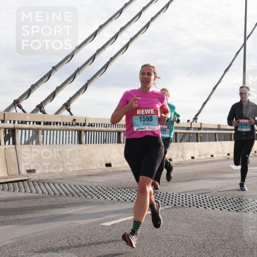 03.10.2024 - Köhlbrandbrückenlauf Matties Gatica Varas http://msf.ph/oto/7180002 03.10.2024 09:24:24 Position 2 1598, 1690, 208, 1304 meine-sportfotos.de