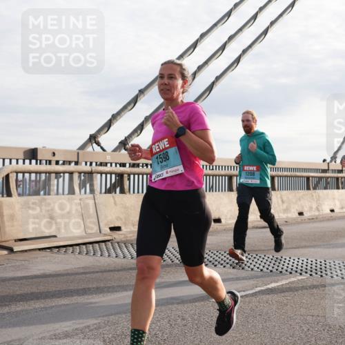 03.10.2024 - Köhlbrandbrückenlauf Matties Gatica Varas http://msf.ph/oto/7180019 03.10.2024 09:24:24 Position 2 1598, 1208, 1690 meine-sportfotos.de