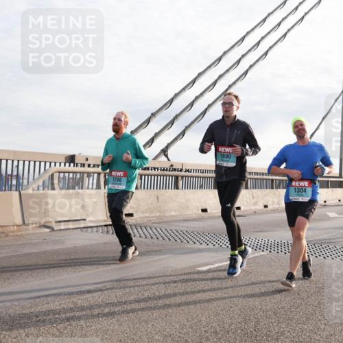 03.10.2024 - Köhlbrandbrückenlauf Matties Gatica Varas http://msf.ph/oto/7180082 03.10.2024 09:24:25 Position 2 1208, 1690, 1304 meine-sportfotos.de