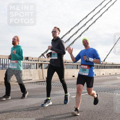 03.10.2024 - Köhlbrandbrückenlauf Matties Gatica Varas http://msf.ph/oto/7180114 03.10.2024 09:24:26 Position 2 1208, 1690, 1304 meine-sportfotos.de