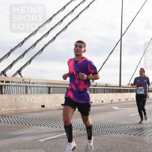03.10.2024 - Köhlbrandbrückenlauf Matties Gatica Varas http://msf.ph/oto/7180156 03.10.2024 09:24:27 Position 2 1390 meine-sportfotos.de