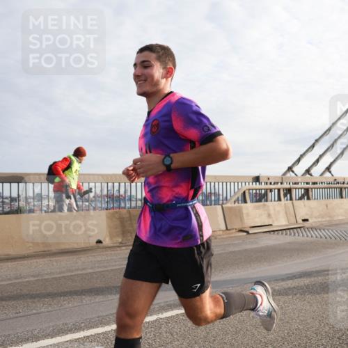 03.10.2024 - Köhlbrandbrückenlauf Matties Gatica Varas http://msf.ph/oto/7180191 03.10.2024 09:24:28 Position 2 7 meine-sportfotos.de