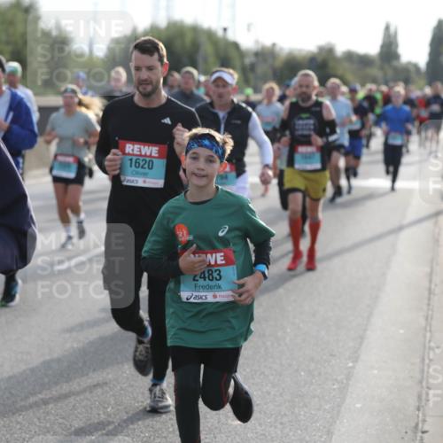 03.10.2024 - Köhlbrandbrückenlauf Fuchs,  Jonas http://msf.ph/oto/7180277 03.10.2024 09:15:51 Position 3 2, 1620, 483 meine-sportfotos.de