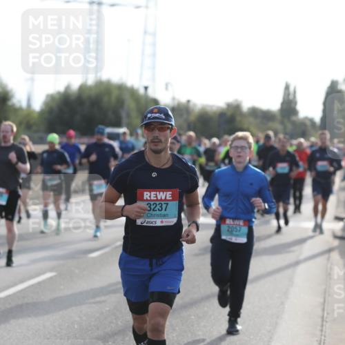 03.10.2024 - Köhlbrandbrückenlauf Fuchs,  Jonas http://msf.ph/oto/7180354 03.10.2024 09:15:57 Position 3 3237, 2057 meine-sportfotos.de