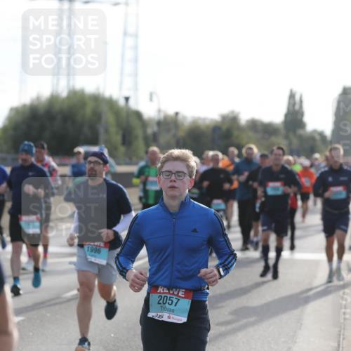 03.10.2024 - Köhlbrandbrückenlauf Fuchs,  Jonas http://msf.ph/oto/7180377 03.10.2024 09:15:58 Position 3 112, 1996, 2057 meine-sportfotos.de