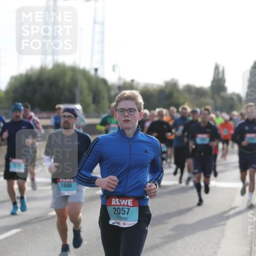 03.10.2024 - Köhlbrandbrückenlauf Fuchs,  Jonas http://msf.ph/oto/7180382 03.10.2024 09:15:58 Position 3 1996, 2057 meine-sportfotos.de