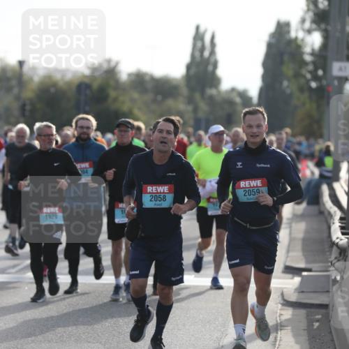 03.10.2024 - Köhlbrandbrückenlauf Fuchs,  Jonas http://msf.ph/oto/7180390 03.10.2024 09:15:59 Position 3 1679, 1929, 2058, 2059 meine-sportfotos.de