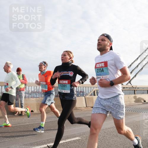 03.10.2024 - Köhlbrandbrückenlauf Matties Gatica Varas http://msf.ph/oto/7180625 03.10.2024 09:24:37 Position 2 1470, 1281, 2754 meine-sportfotos.de