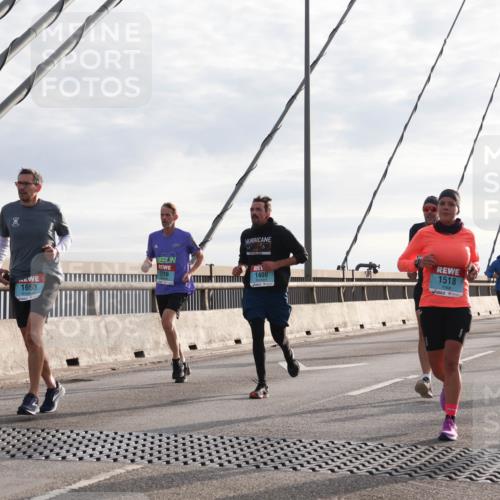 03.10.2024 - Köhlbrandbrückenlauf Matties Gatica Varas http://msf.ph/oto/7180724 03.10.2024 09:24:39 Position 2 1653, 1216, 203, 1400, 1518 meine-sportfotos.de