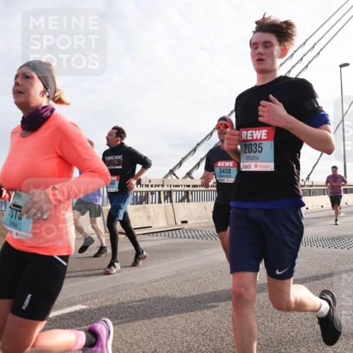 03.10.2024 - Köhlbrandbrückenlauf Matties Gatica Varas http://msf.ph/oto/7180963 03.10.2024 09:24:41 Position 2 45, 400, 3438, 2035, 1182 meine-sportfotos.de