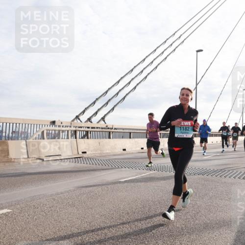 03.10.2024 - Köhlbrandbrückenlauf Matties Gatica Varas http://msf.ph/oto/7181049 03.10.2024 09:24:43 Position 2 1182, 1169 meine-sportfotos.de