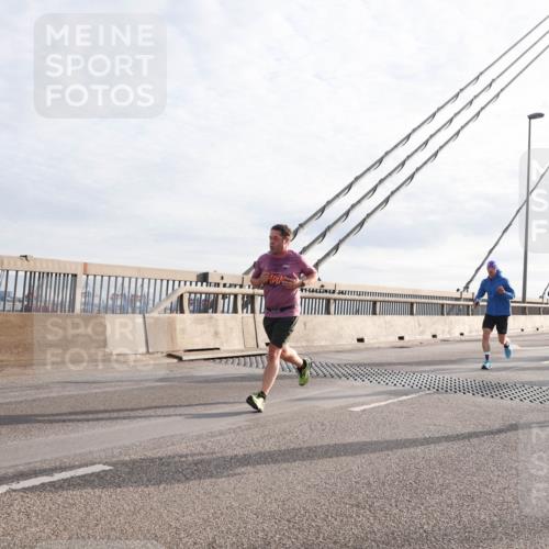 03.10.2024 - Köhlbrandbrückenlauf Matties Gatica Varas http://msf.ph/oto/7181130 03.10.2024 09:24:43 Position 2 1159, 1730 meine-sportfotos.de
