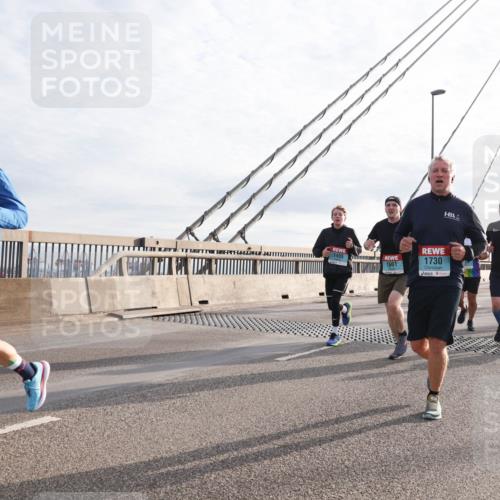 03.10.2024 - Köhlbrandbrückenlauf Matties Gatica Varas http://msf.ph/oto/7181310 03.10.2024 09:24:46 Position 2 1455, 1661, 1730, 1669 meine-sportfotos.de