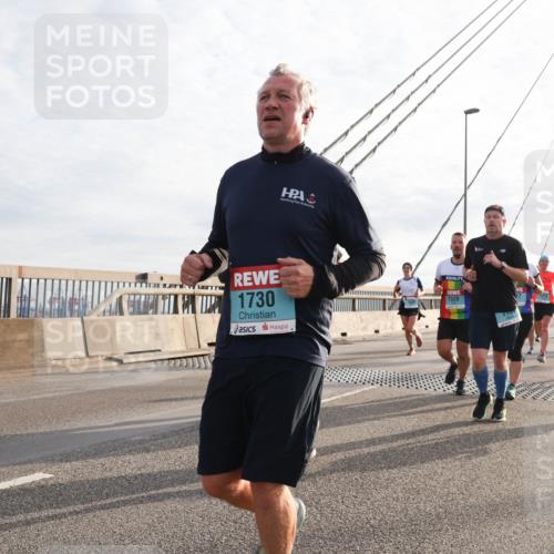 03.10.2024 - Köhlbrandbrückenlauf Matties Gatica Varas http://msf.ph/oto/7181329 03.10.2024 09:24:46 Position 2 1730, 1520, 1669 meine-sportfotos.de