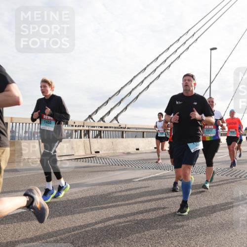 03.10.2024 - Köhlbrandbrückenlauf Matties Gatica Varas http://msf.ph/oto/7181370 03.10.2024 09:24:47 Position 2 61, 1455, 000, 1466, 1517, 1670, 1669 meine-sportfotos.de