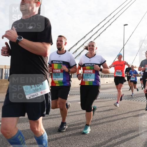 03.10.2024 - Köhlbrandbrückenlauf Matties Gatica Varas http://msf.ph/oto/7181409 03.10.2024 09:24:48 Position 2 1104, 1670, 1520, 1517, 1427, 1460, 1669 meine-sportfotos.de