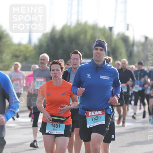 03.10.2024 - Köhlbrandbrückenlauf Fuchs,  Jonas http://msf.ph/oto/7182076 03.10.2024 09:17:26 Position 3 1453, 2446, 1431, 1820, 1657 meine-sportfotos.de