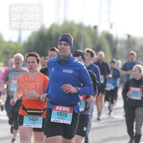 03.10.2024 - Köhlbrandbrückenlauf Fuchs,  Jonas http://msf.ph/oto/7182121 03.10.2024 09:17:26 Position 3 1431, 86, 1820, 1657 meine-sportfotos.de
