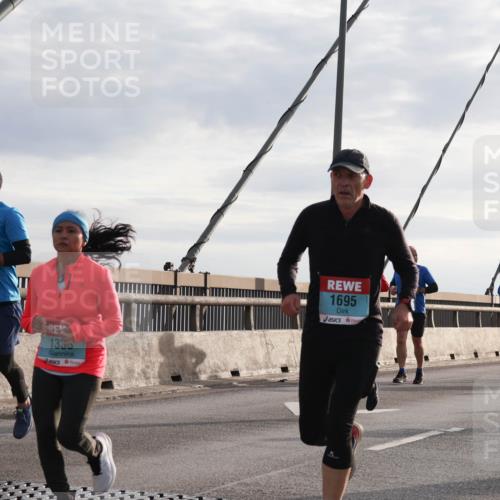 03.10.2024 - Köhlbrandbrückenlauf Matties Gatica Varas http://msf.ph/oto/7182328 03.10.2024 09:25:03 Position 2 406, 1335, 1695 meine-sportfotos.de