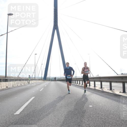 03.10.2024 - Köhlbrandbrückenlauf Jannik Wohlers http://msf.ph/oto/7182345 03.10.2024 09:17:15 Position 1  meine-sportfotos.de