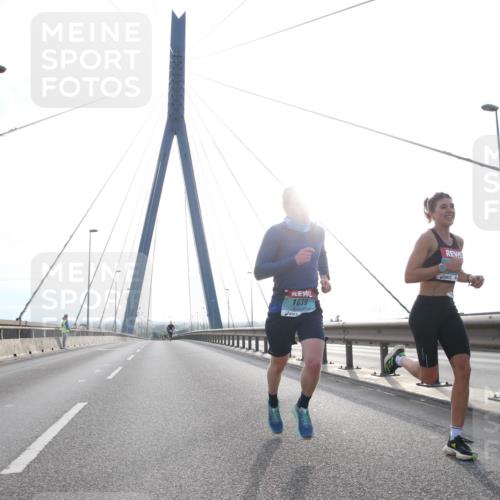 03.10.2024 - Köhlbrandbrückenlauf Jannik Wohlers http://msf.ph/oto/7182478 03.10.2024 09:17:16 Position 1 1839 meine-sportfotos.de