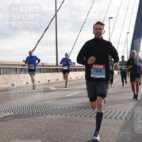 03.10.2024 - Köhlbrandbrückenlauf Matties Gatica Varas http://msf.ph/oto/7182480 03.10.2024 09:25:05 Position 2 1504, 1694, 1238 meine-sportfotos.de