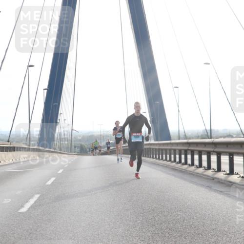 03.10.2024 - Köhlbrandbrückenlauf Jannik Wohlers http://msf.ph/oto/7182571 03.10.2024 09:17:23 Position 1 1099 meine-sportfotos.de