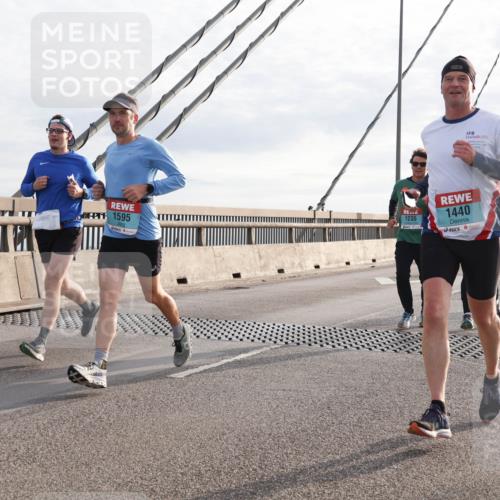 03.10.2024 - Köhlbrandbrückenlauf Matties Gatica Varas http://msf.ph/oto/7182663 03.10.2024 09:25:08 Position 2 1595, 1235, 1440 meine-sportfotos.de