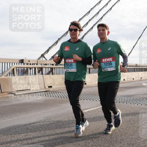 03.10.2024 - Köhlbrandbrückenlauf Matties Gatica Varas http://msf.ph/oto/7182769 03.10.2024 09:25:10 Position 2 1235, 1238 meine-sportfotos.de