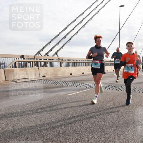 03.10.2024 - Köhlbrandbrückenlauf Matties Gatica Varas http://msf.ph/oto/7182884 03.10.2024 09:25:13 Position 2 1604, 1495, 1471, 2728 meine-sportfotos.de