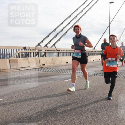 03.10.2024 - Köhlbrandbrückenlauf Matties Gatica Varas http://msf.ph/oto/7182900 03.10.2024 09:25:13 Position 2 1495, 1471, 2728 meine-sportfotos.de
