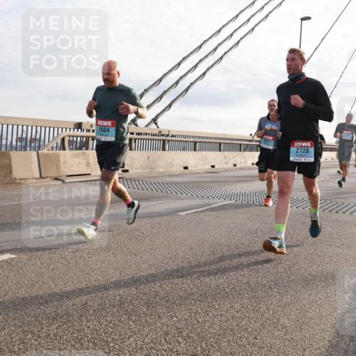 03.10.2024 - Köhlbrandbrückenlauf Matties Gatica Varas http://msf.ph/oto/7182958 03.10.2024 09:25:15 Position 2 1604, 1571, 2728, 1580 meine-sportfotos.de
