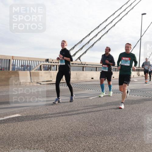 03.10.2024 - Köhlbrandbrückenlauf Matties Gatica Varas http://msf.ph/oto/7183179 03.10.2024 09:25:18 Position 2 1701, 1230, 1432, 1934 meine-sportfotos.de