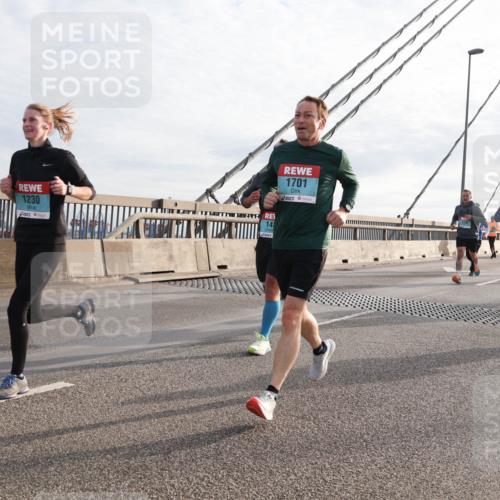 03.10.2024 - Köhlbrandbrückenlauf Matties Gatica Varas http://msf.ph/oto/7183234 03.10.2024 09:25:19 Position 2 1230, 142, 1701, 1934, 16 meine-sportfotos.de