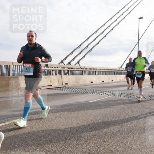 03.10.2024 - Köhlbrandbrückenlauf Matties Gatica Varas http://msf.ph/oto/7183286 03.10.2024 09:25:19 Position 2 1432, 1934, 1676 meine-sportfotos.de