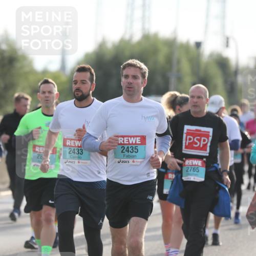 03.10.2024 - Köhlbrandbrückenlauf Fuchs,  Jonas http://msf.ph/oto/7183587 03.10.2024 09:18:17 Position 3 2435, 2433, 28, 30, 2765, 2766 meine-sportfotos.de
