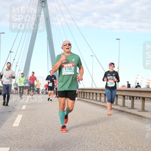 03.10.2024 - Köhlbrandbrückenlauf Jannik Wohlers http://msf.ph/oto/7183650 03.10.2024 09:43:50 Position 2 1921, 1753, 1686 meine-sportfotos.de