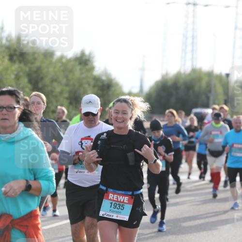 03.10.2024 - Köhlbrandbrückenlauf Fuchs,  Jonas http://msf.ph/oto/7183697 03.10.2024 09:18:21 Position 3 22, 2766, 1935 meine-sportfotos.de