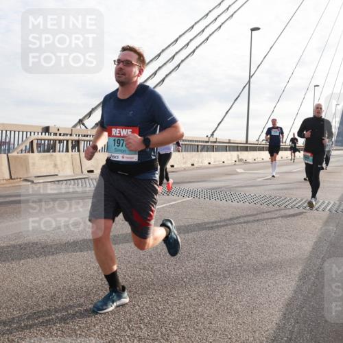 03.10.2024 - Köhlbrandbrückenlauf Matties Gatica Varas http://msf.ph/oto/7183780 03.10.2024 09:25:25 Position 2 197 meine-sportfotos.de