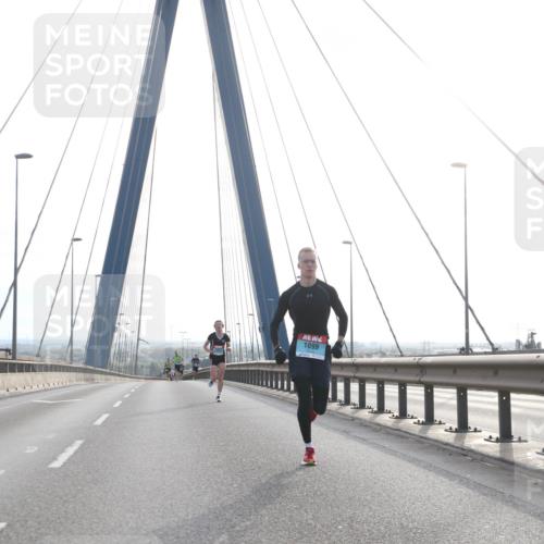 03.10.2024 - Köhlbrandbrückenlauf Jannik Wohlers http://msf.ph/oto/7183795 03.10.2024 09:17:25 Position 1 1099 meine-sportfotos.de