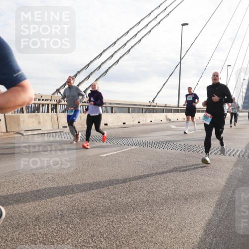 03.10.2024 - Köhlbrandbrückenlauf Matties Gatica Varas http://msf.ph/oto/7183805 03.10.2024 09:25:26 Position 2 76, 1143, 1582 meine-sportfotos.de