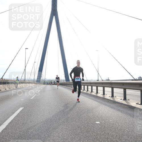 03.10.2024 - Köhlbrandbrückenlauf Jannik Wohlers http://msf.ph/oto/7183810 03.10.2024 09:17:25 Position 1 1099 meine-sportfotos.de