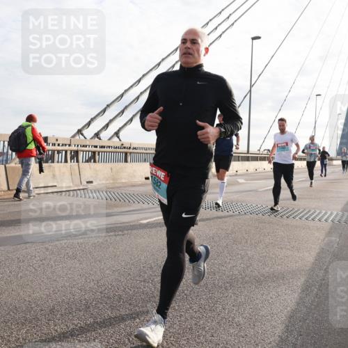 03.10.2024 - Köhlbrandbrückenlauf Matties Gatica Varas http://msf.ph/oto/7183889 03.10.2024 09:25:27 Position 2 143, 1582, 1183 meine-sportfotos.de