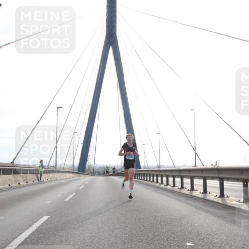 03.10.2024 - Köhlbrandbrückenlauf Jannik Wohlers http://msf.ph/oto/7183891 03.10.2024 09:17:29 Position 1 1024 meine-sportfotos.de