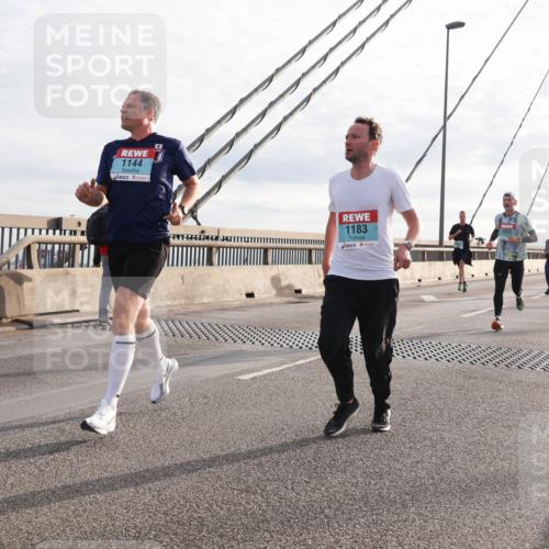 03.10.2024 - Köhlbrandbrückenlauf Matties Gatica Varas http://msf.ph/oto/7183973 03.10.2024 09:25:28 Position 2 1144, 1183, 2612 meine-sportfotos.de