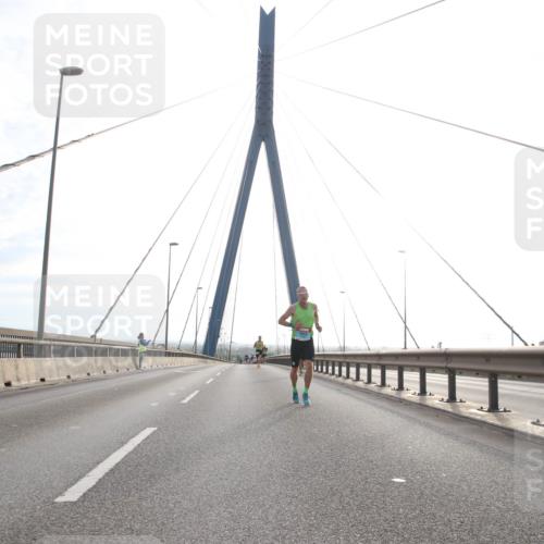 03.10.2024 - Köhlbrandbrückenlauf Jannik Wohlers http://msf.ph/oto/7183998 03.10.2024 09:17:39 Position 1  meine-sportfotos.de